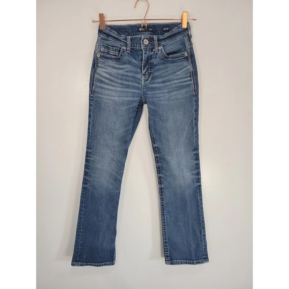 BKE Aiden Straight Leg Jeans Womens 26x30 Medium Wash‎ Embroidered Pockets Denim